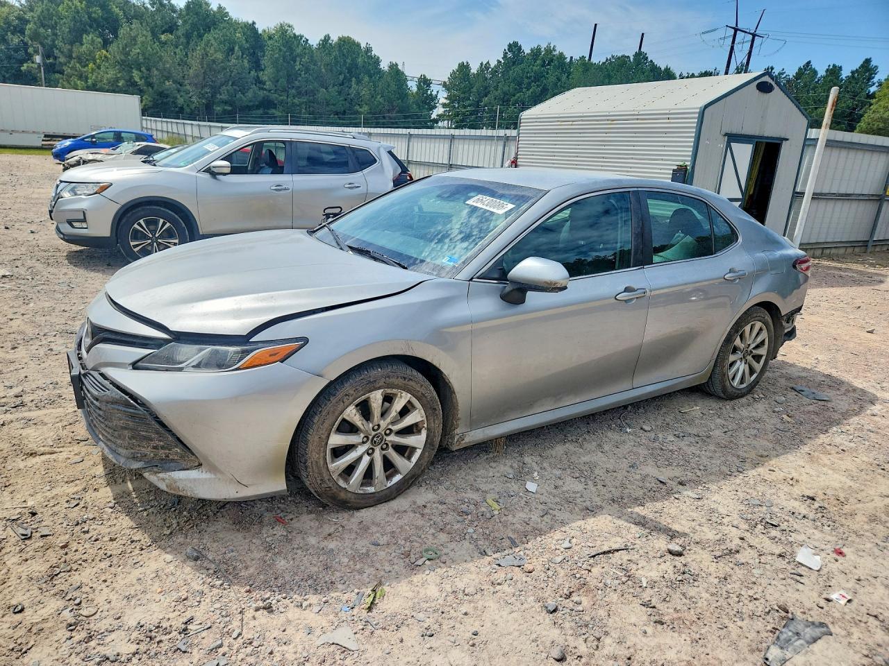 2018 Toyota Camry Le - zdjęcie główne
