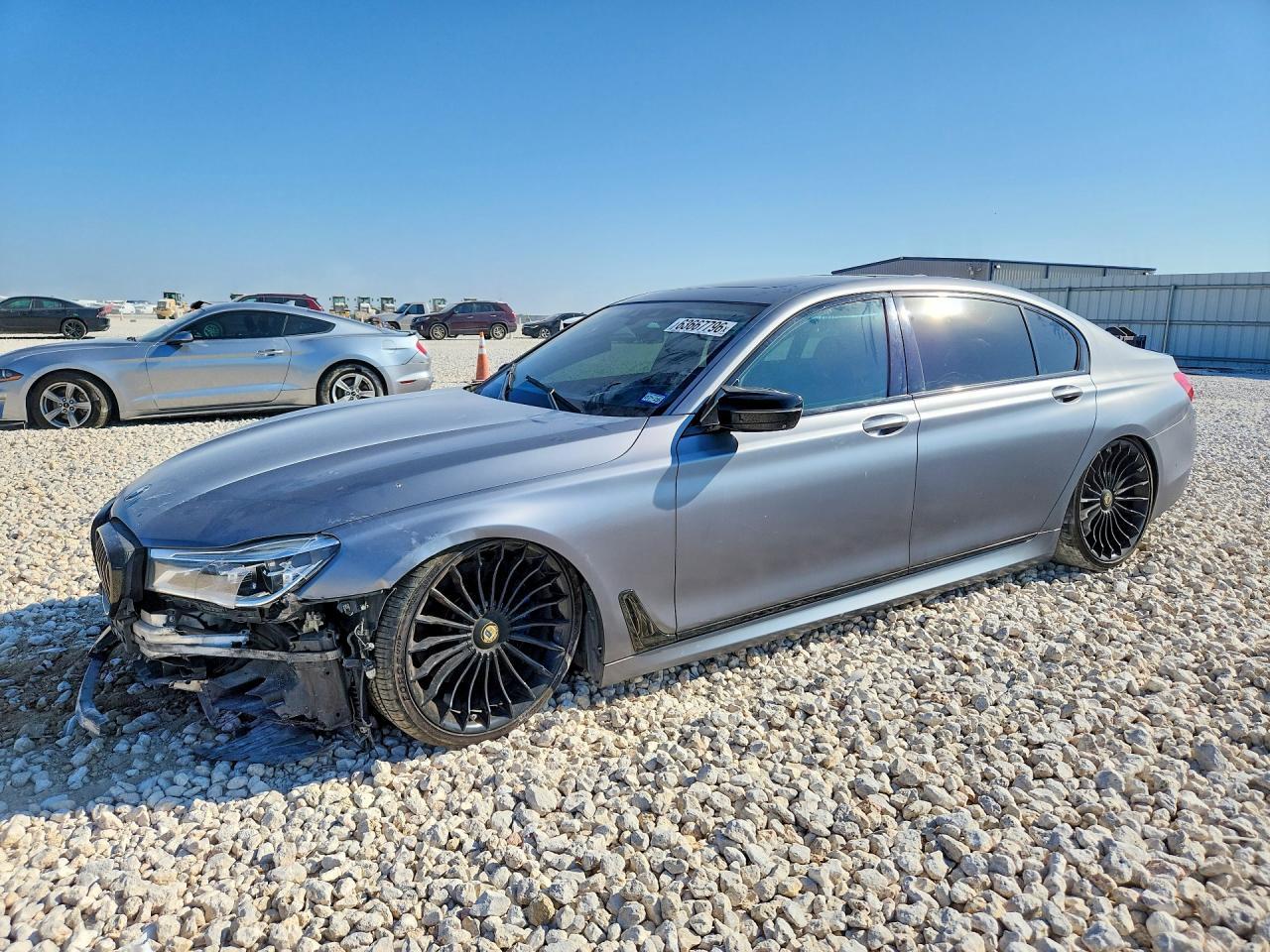 2018 BMW 750 I - zdjęcie główne