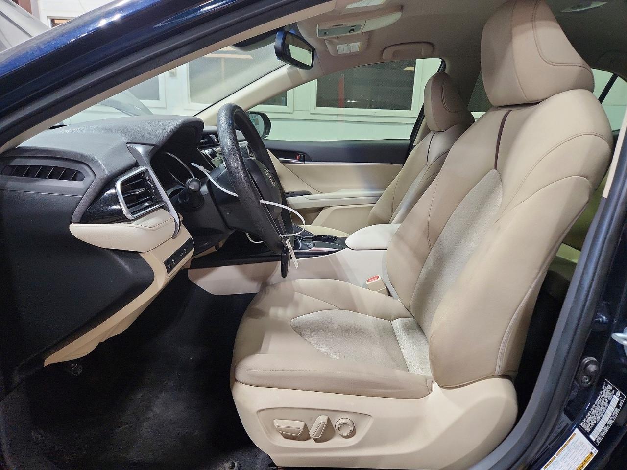 2018 Toyota Camry Le - zdjęcie 7