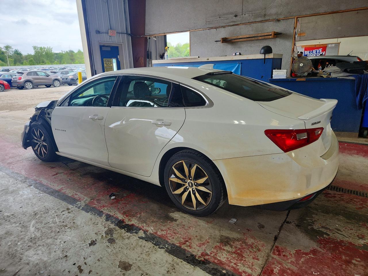 2017 Chevrolet Malibu Lt - zdjęcie 2