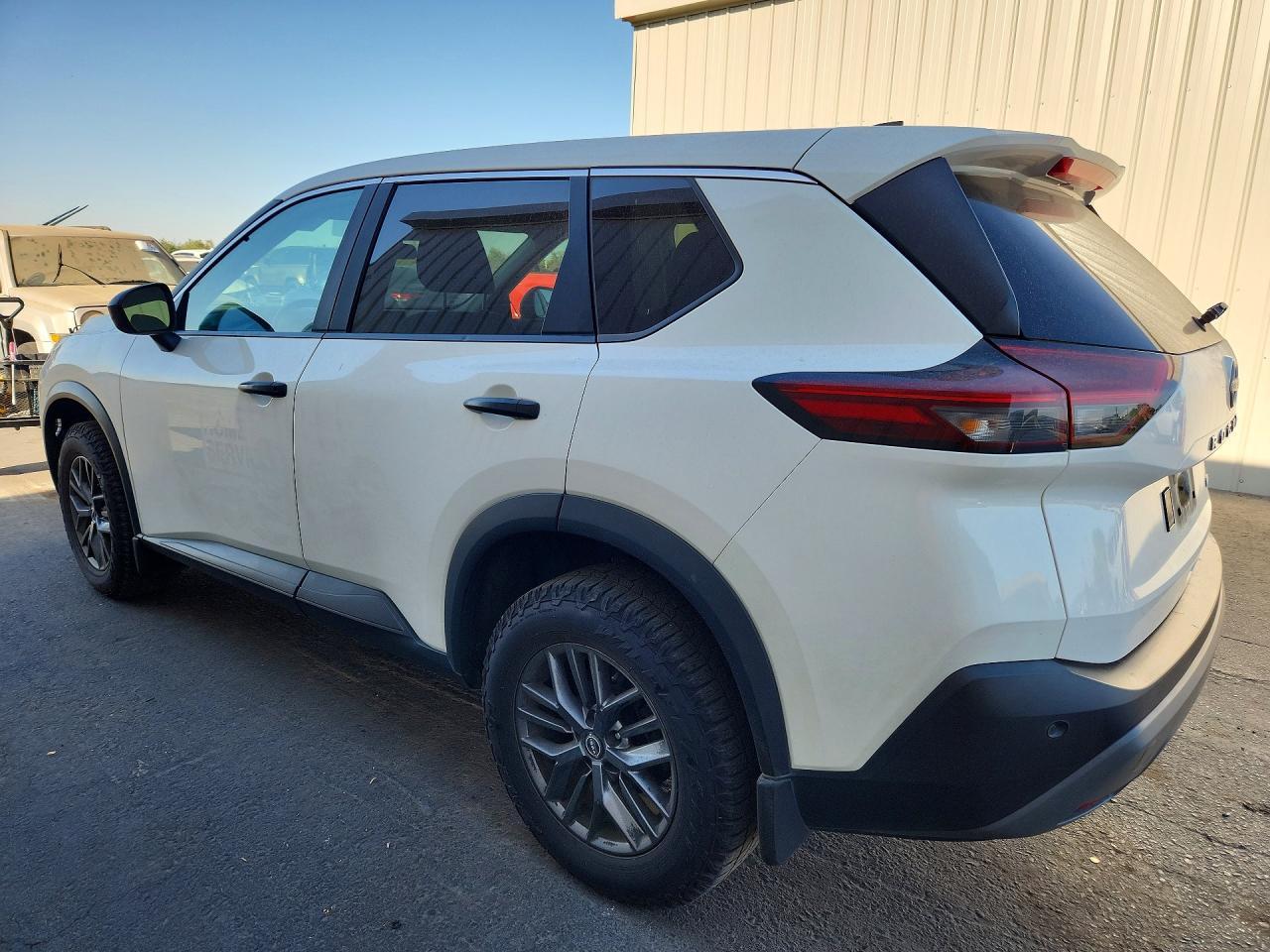 2023 Nissan Rogue S - zdjęcie 2