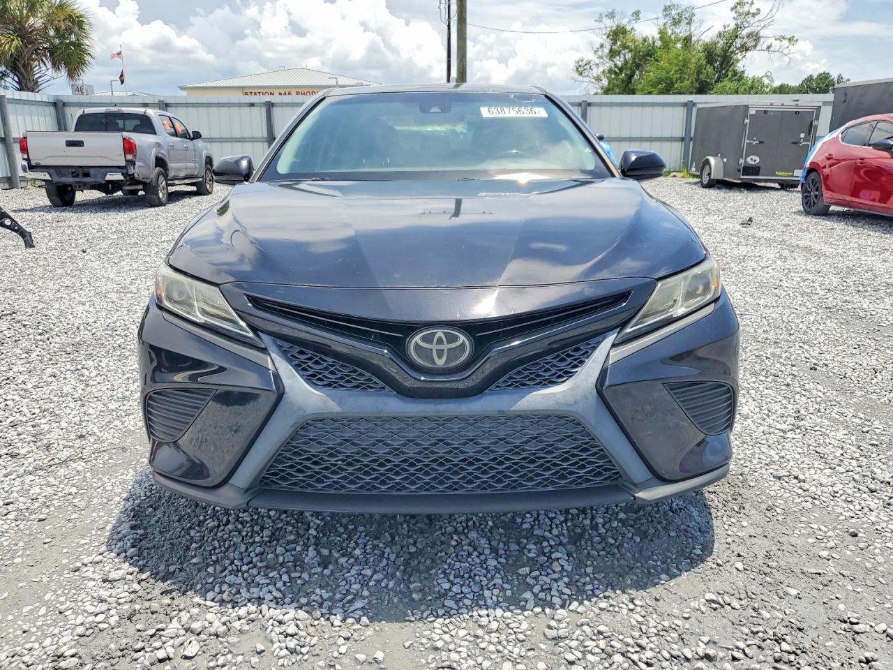 2019 Toyota Camry Se - zdjęcie 5
