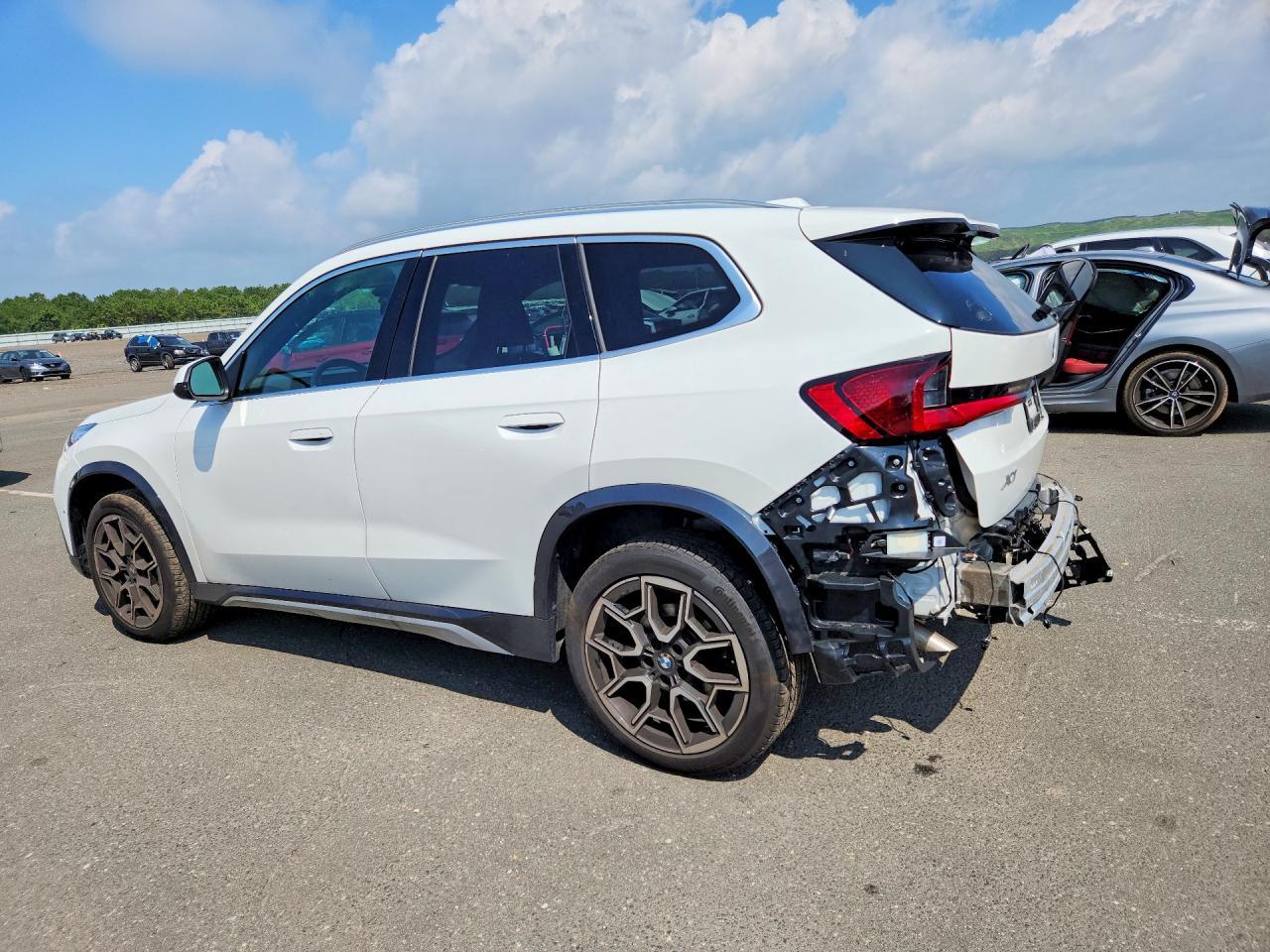 2025 BMW X1 xDrive28I - zdjęcie 2
