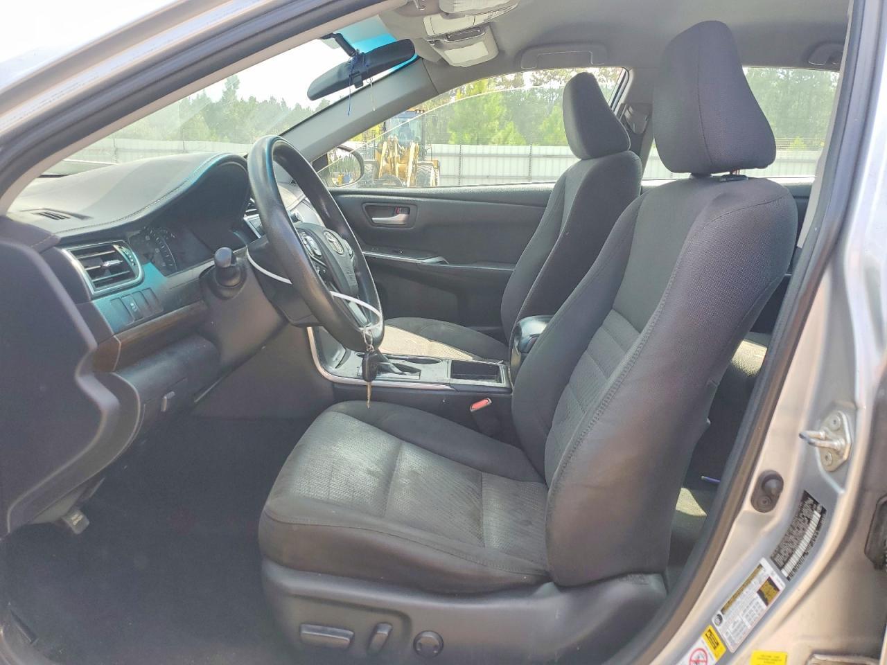 2015 Toyota Camry Le - zdjęcie 7