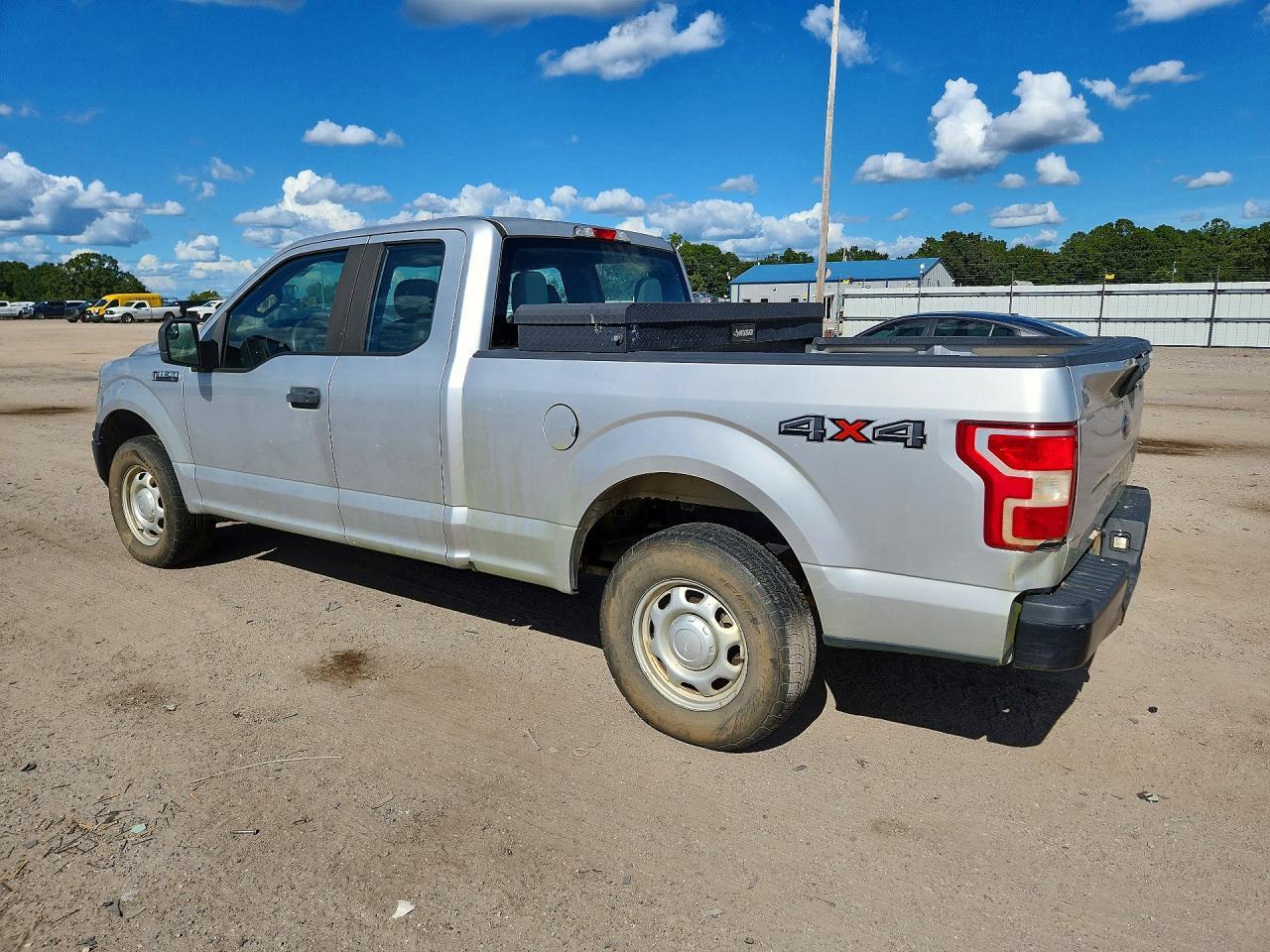 2019 Ford F150 Super Cab - zdjęcie 2