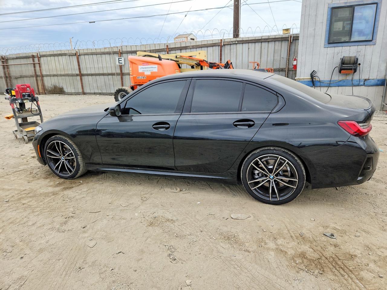2023 BMW 330I - zdjęcie 2