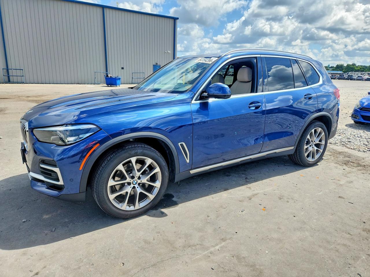 2022 BMW X5 xDrive40I - zdjęcie główne