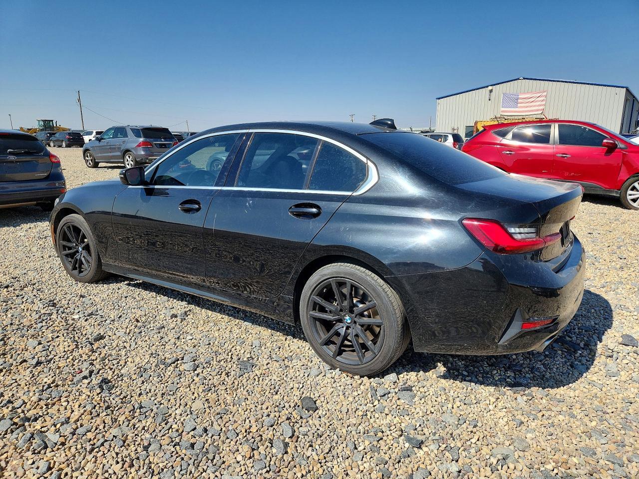 2020 BMW 330I - zdjęcie 2