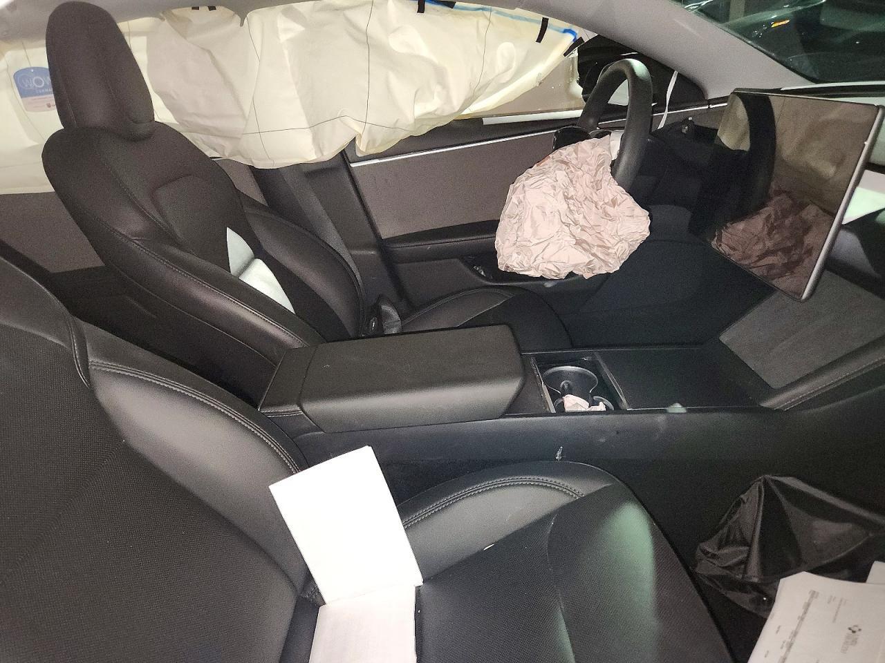 2024 Tesla Model 3 - zdjęcie 13