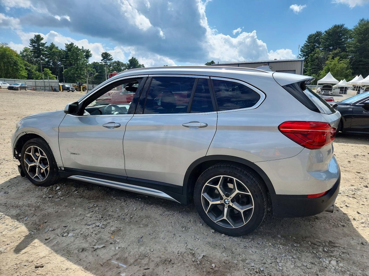 2016 BMW X1 xDrive28I - zdjęcie 2