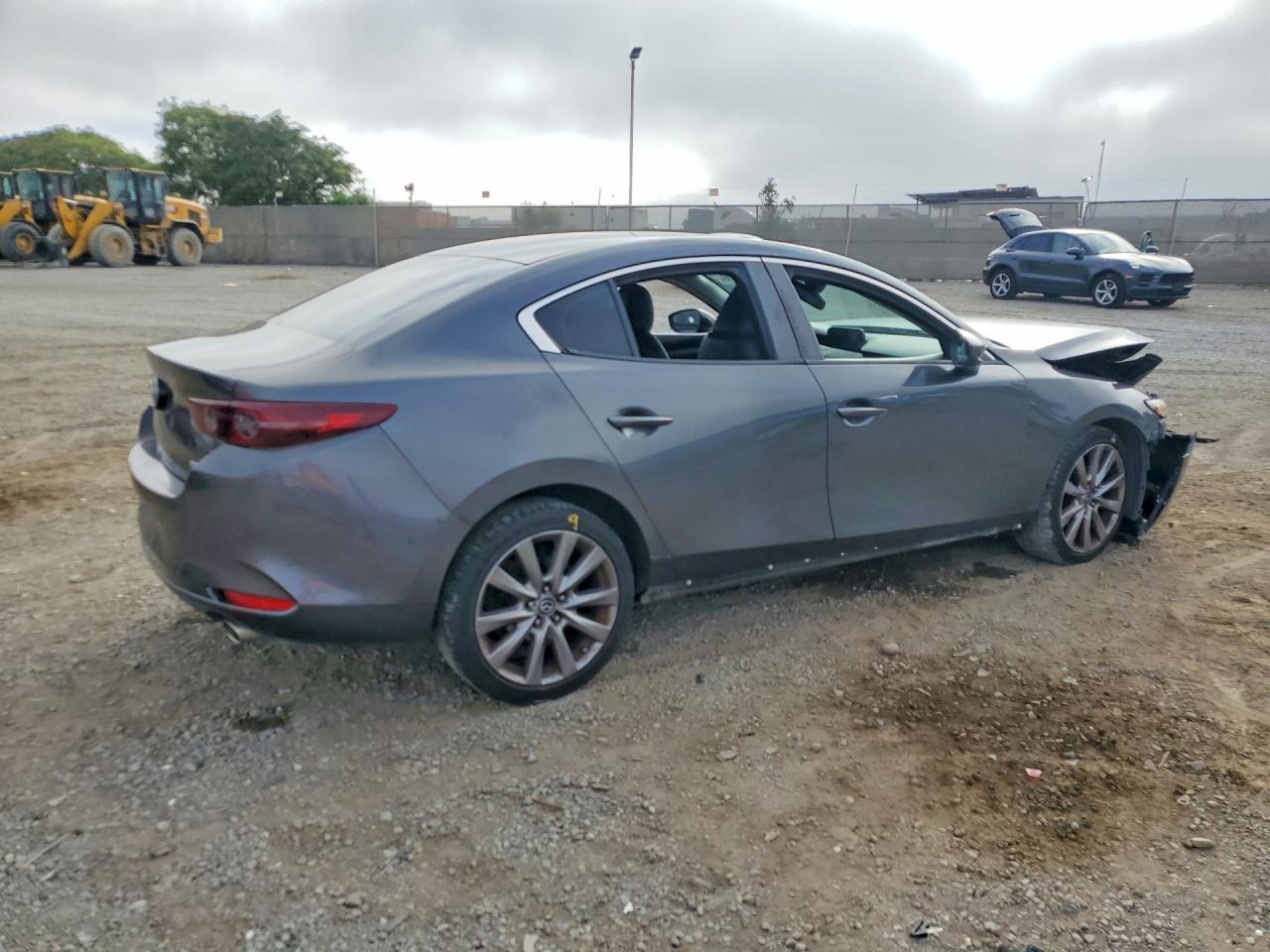 2019 Mazda 3 Preferred Plus - zdjęcie 3