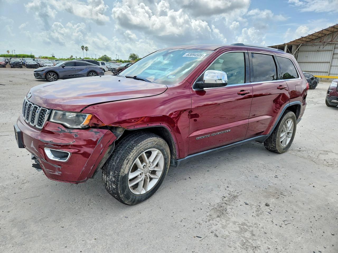 2017 Jeep Grand Cherokee Laredo - zdjęcie główne