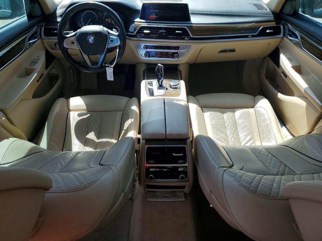 2016 BMW 740 I - zdjęcie 8