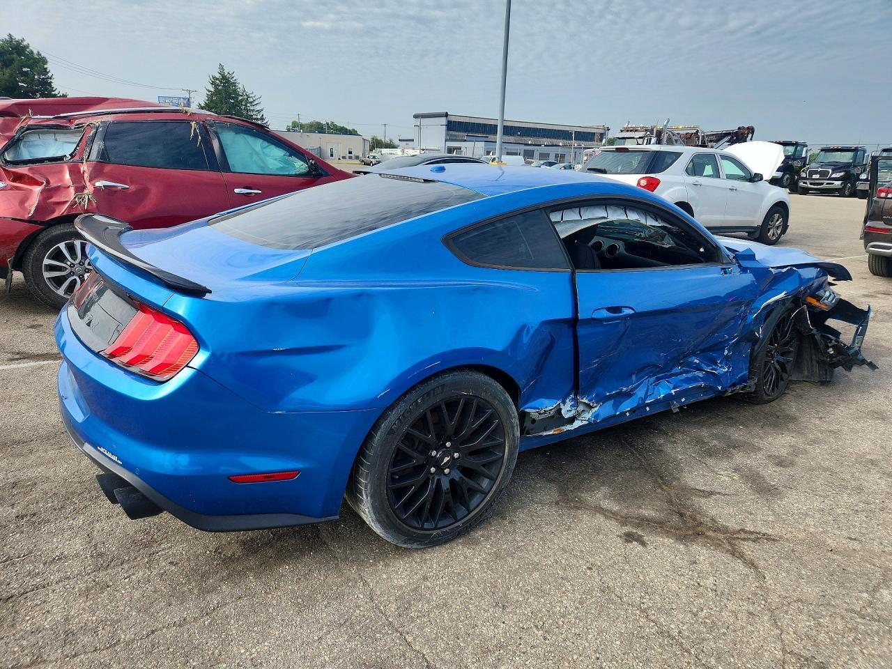 2019 Ford Mustang Gt - zdjęcie 3