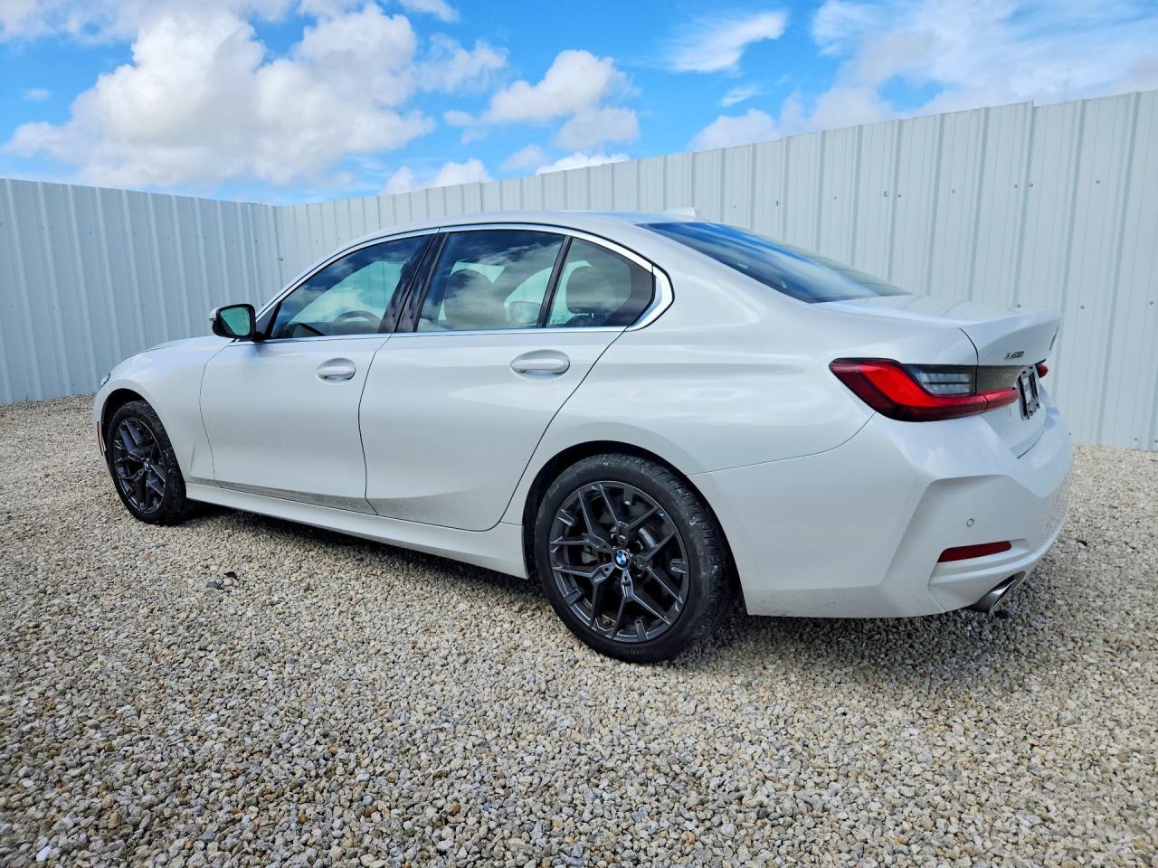 2026 BMW Seria 3 330i - zdjęcie 2
