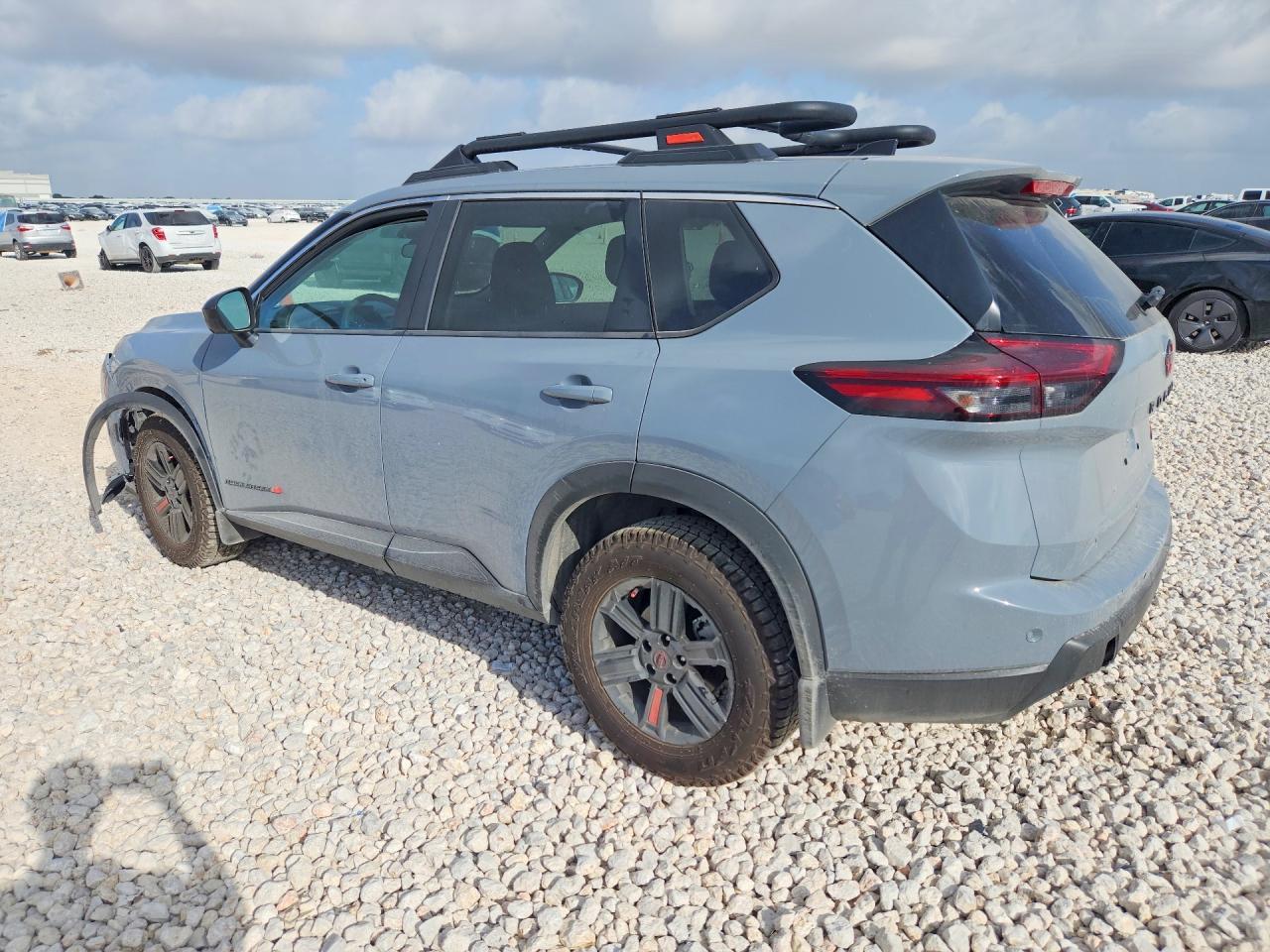 2026 Nissan Rogue Rock Creek - zdjęcie 2