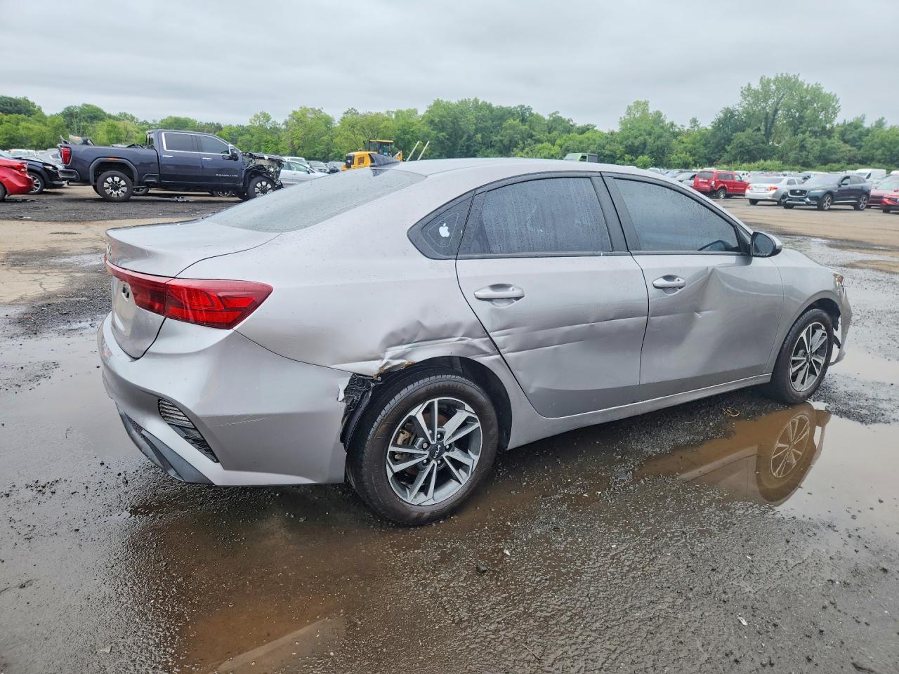 2023 Kia Forte Lxs - zdjęcie 3