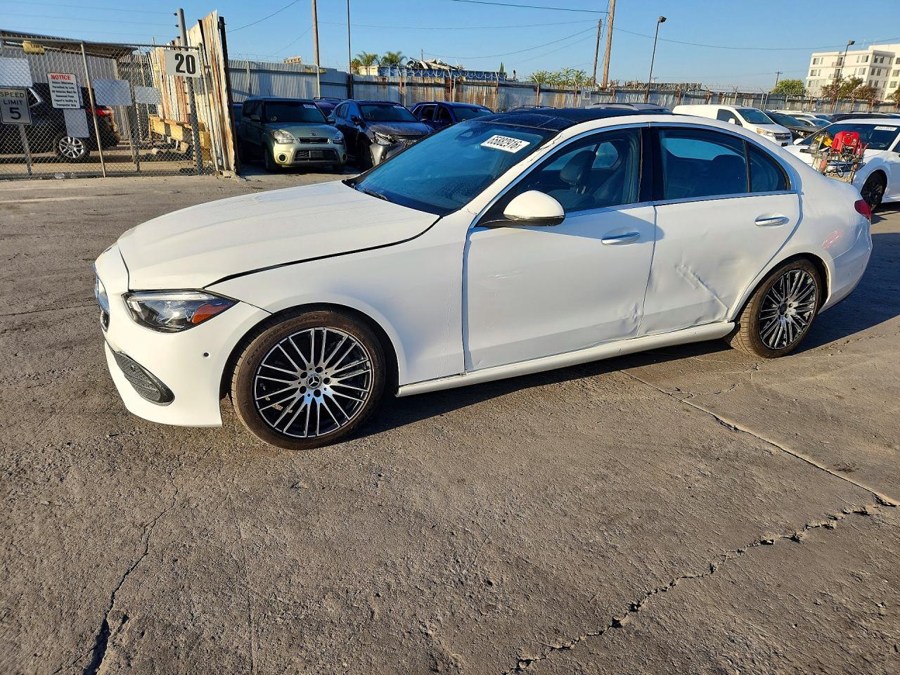 2024 Mercedes-Benz C 300 4Matic - zdjęcie główne