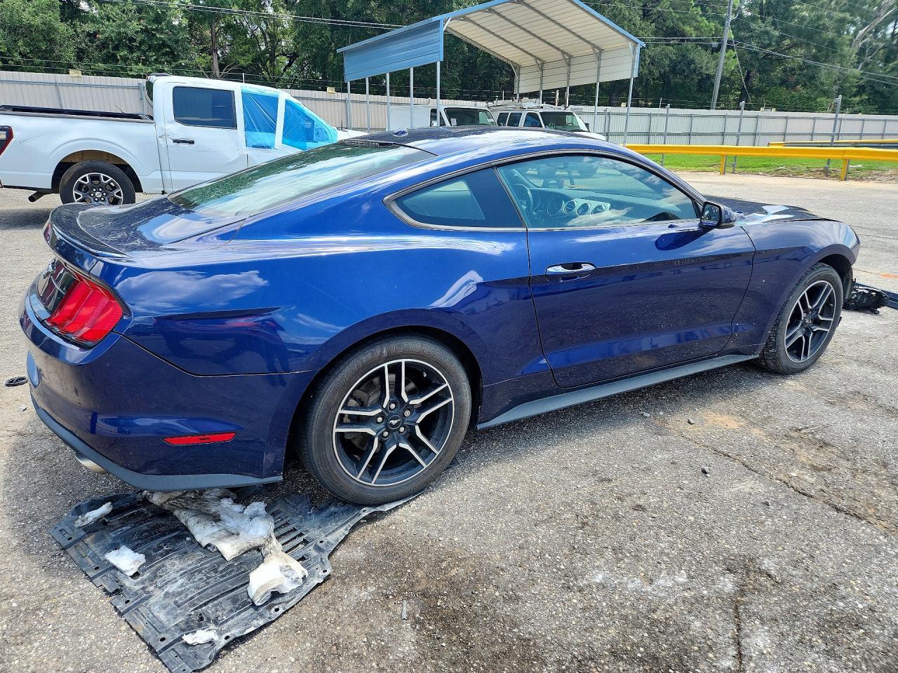 2019 Ford Mustang - zdjęcie 3