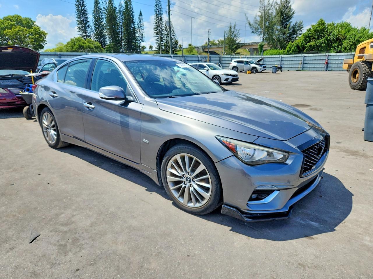 2018 Infiniti Q50 3.0T Luxe - zdjęcie 4