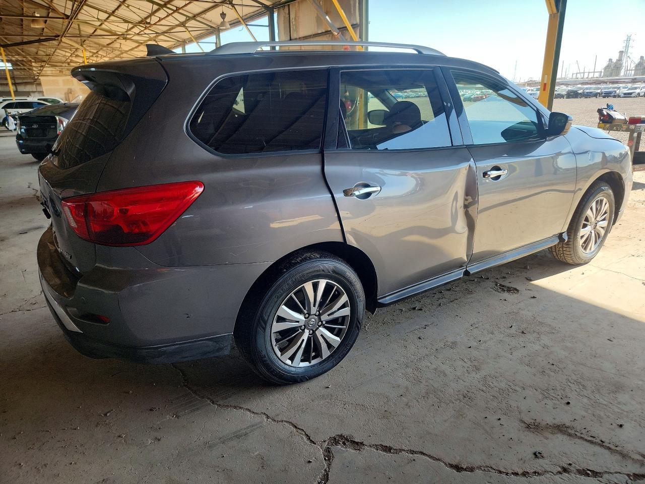 2019 Nissan Pathfinder Sv - zdjęcie 3