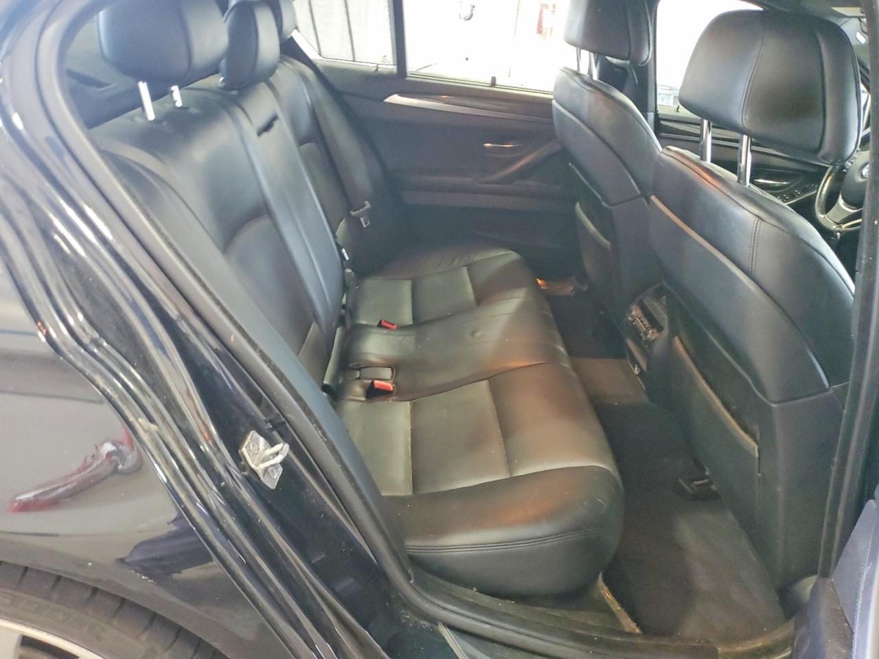 2013 BMW Seria 5 550i - zdjęcie 10