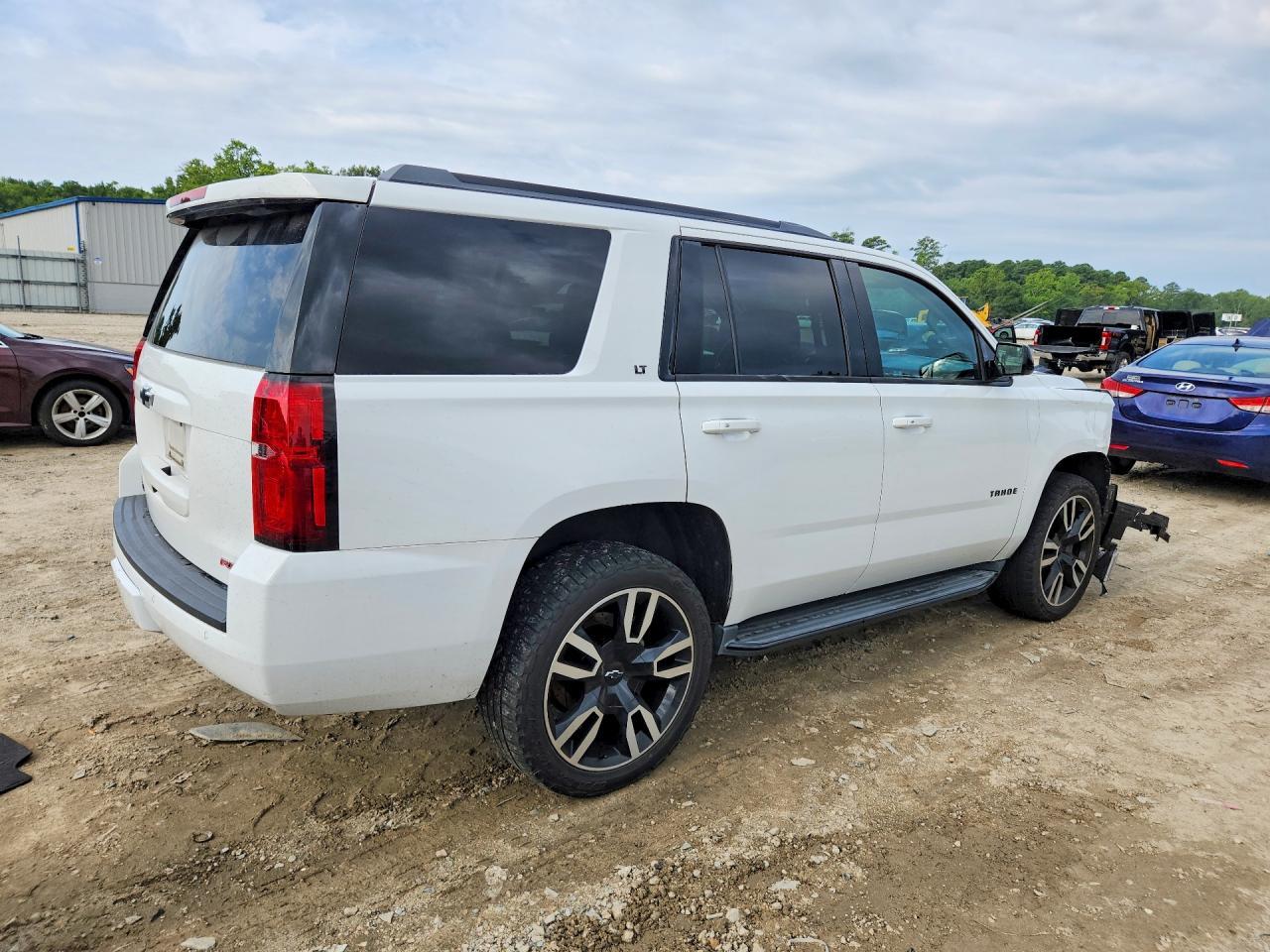 2020 Chevrolet Tahoe K1500 Lt - zdjęcie 3
