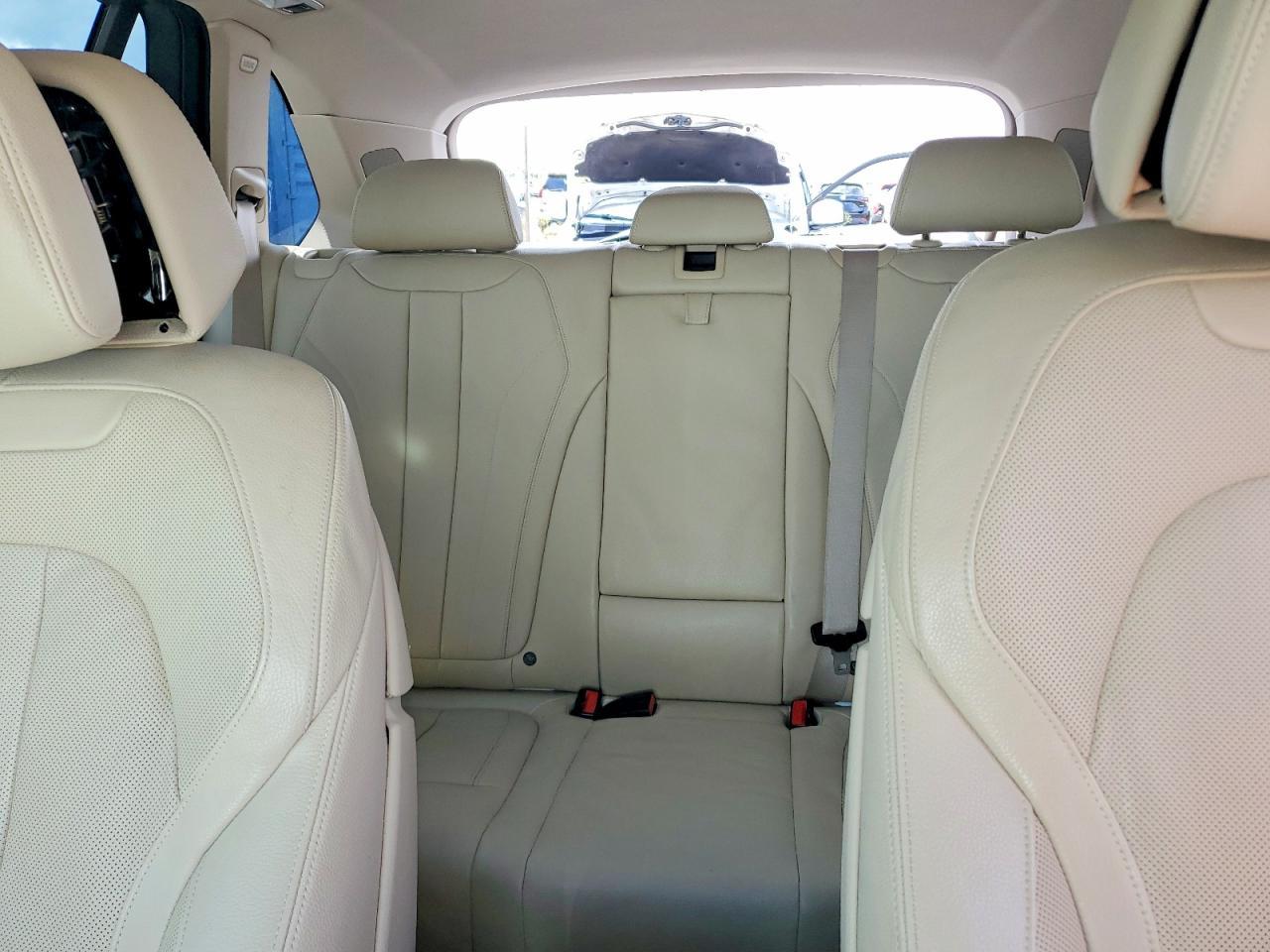 2016 BMW X5 xDrive50I - zdjęcie 10