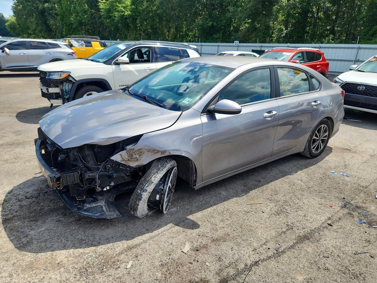 2023 Kia Forte Lxs - zdjęcie główne
