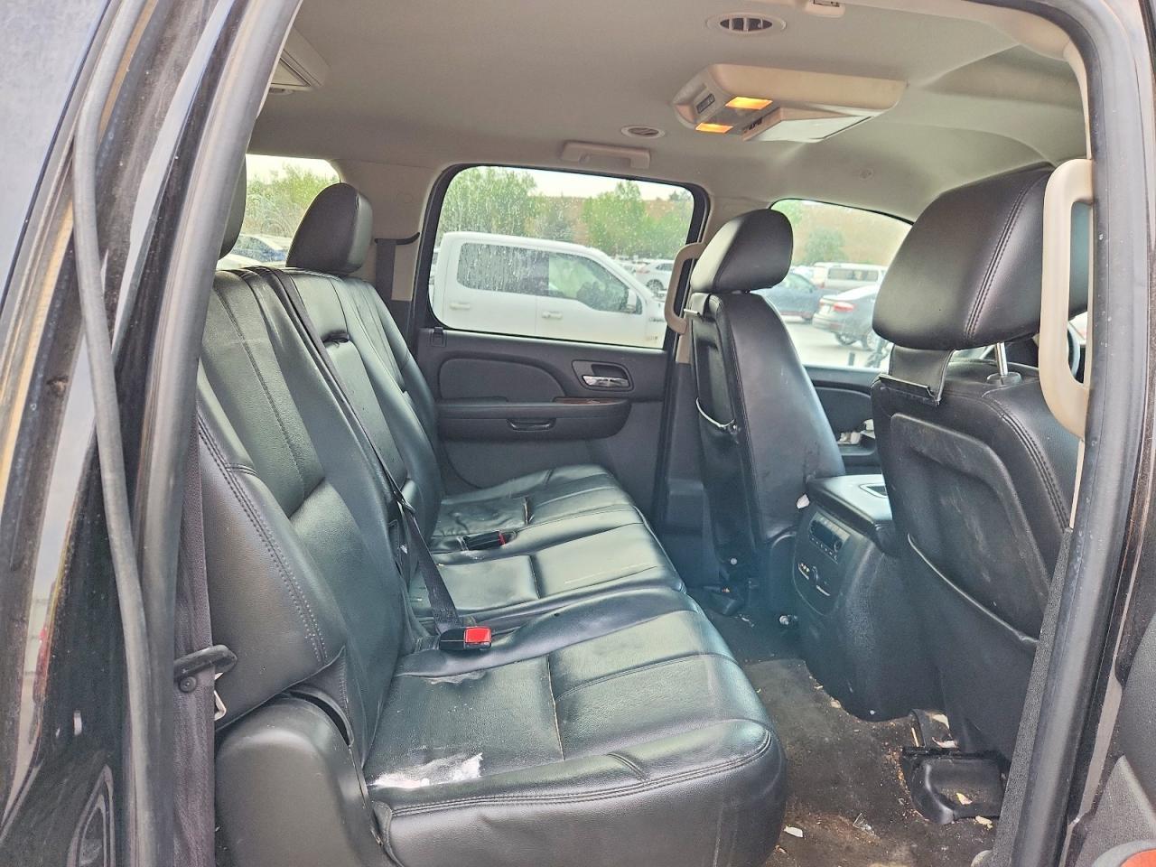 2014 Chevrolet Suburban K1500 Lt - zdjęcie 11