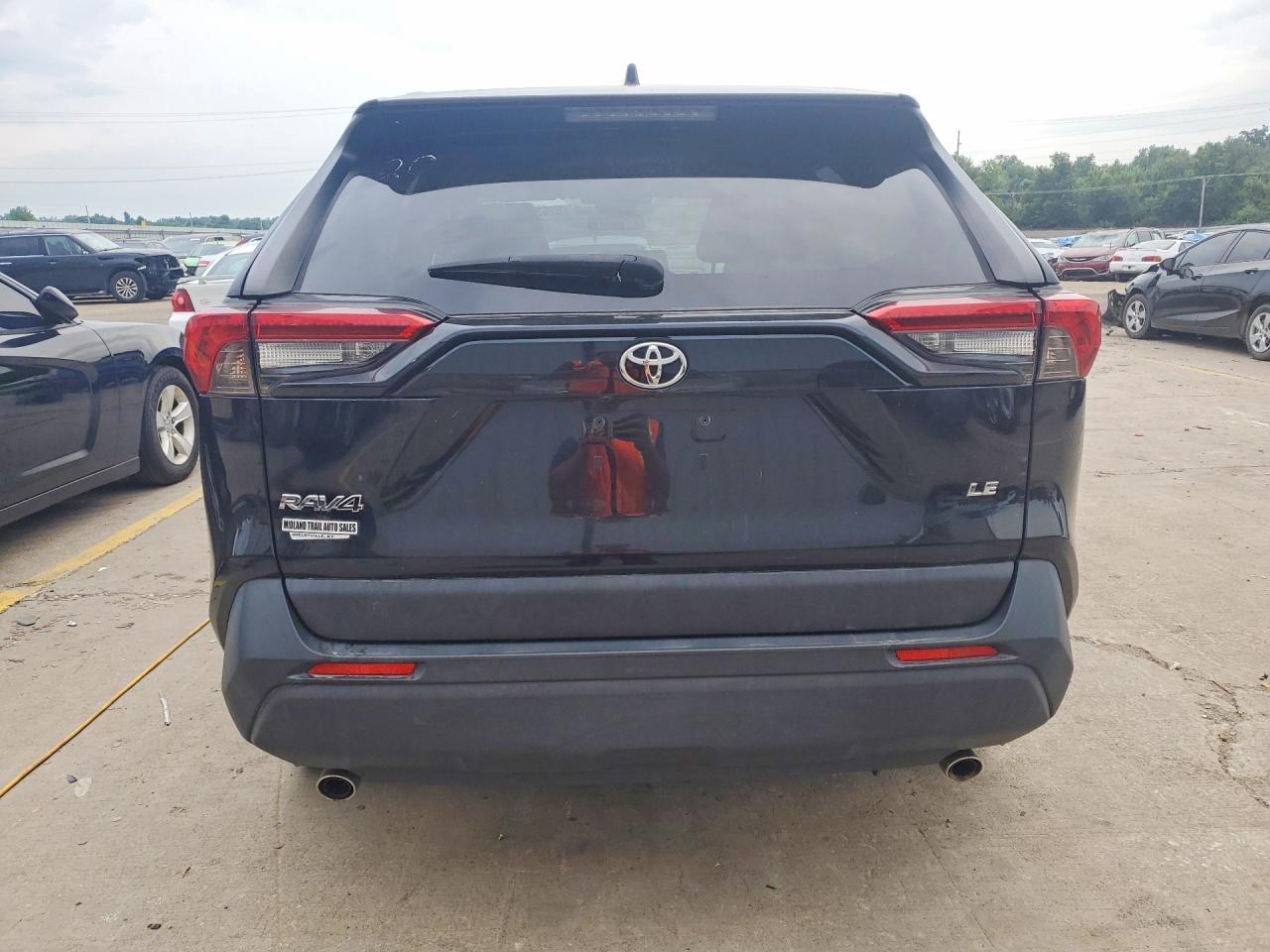 2020 Toyota Rav4 Le - zdjęcie 6