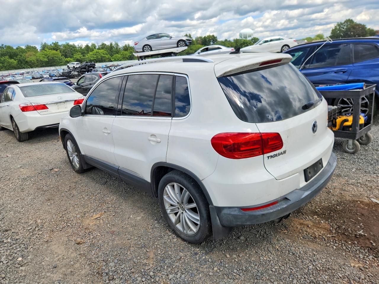 2013 Volkswagen Tiguan S/Se/Sel - zdjęcie 2