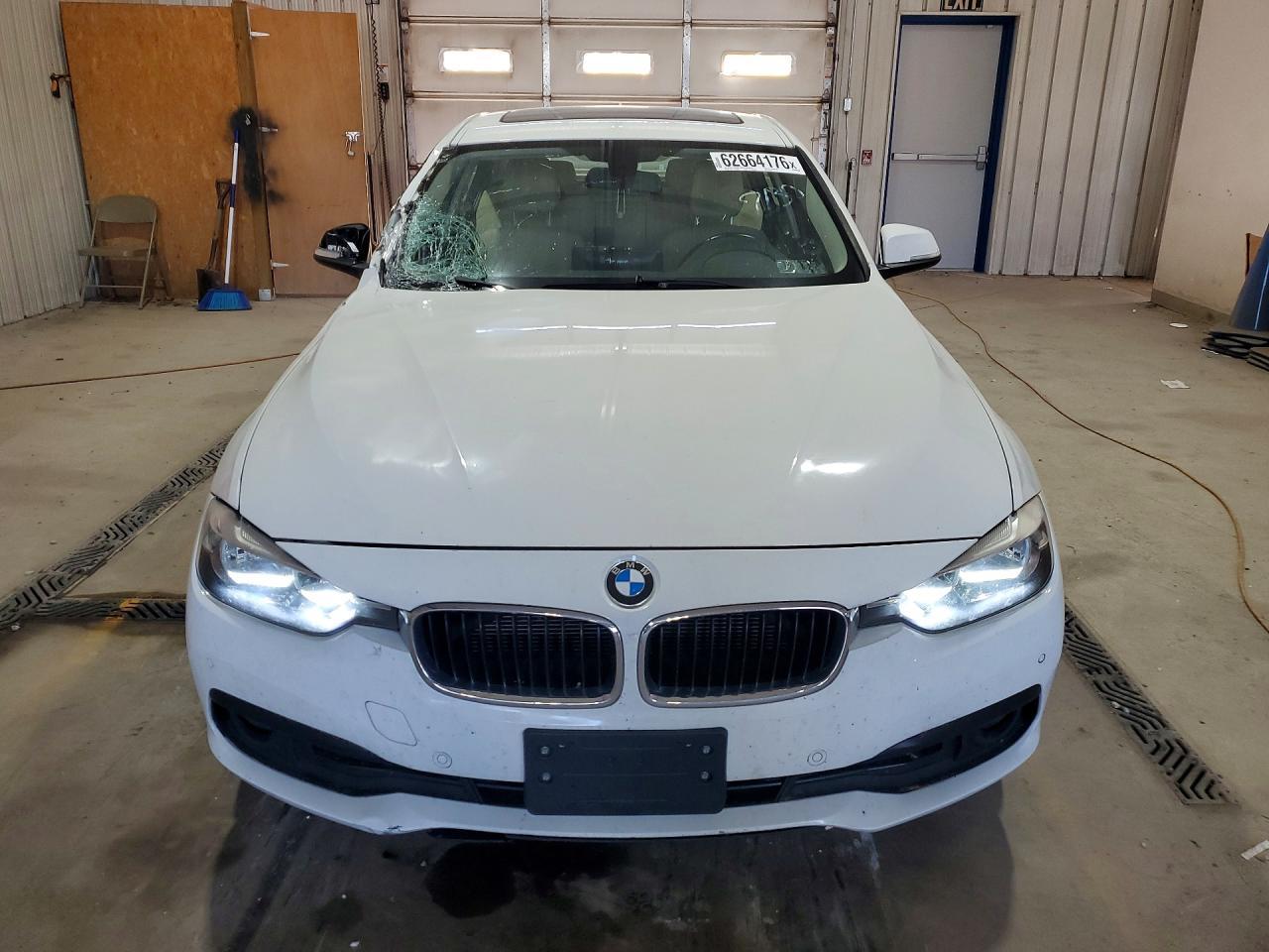 2017 BMW Seria 3 320i - zdjęcie 5