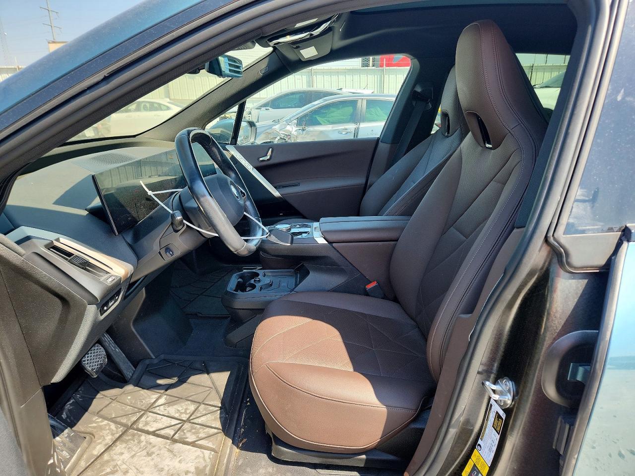 2024 BMW Ix xDrive50 - zdjęcie 7