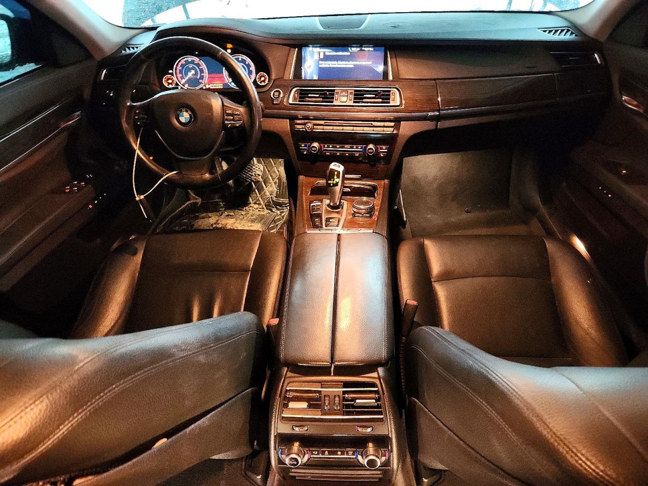2015 BMW Seria 7 740Li - zdjęcie 8