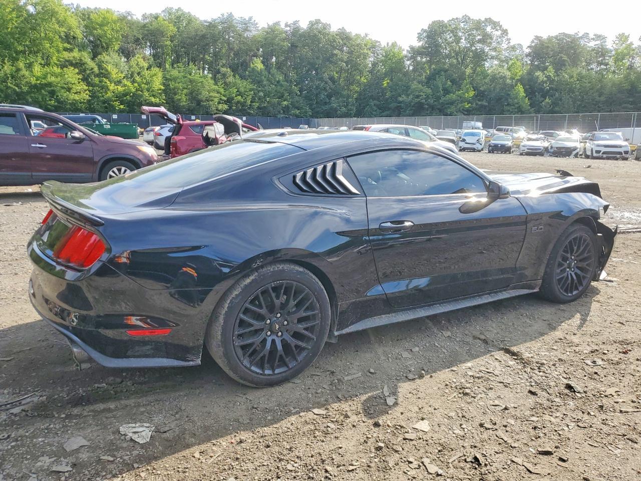 2021 Ford Mustang Gt - zdjęcie 3