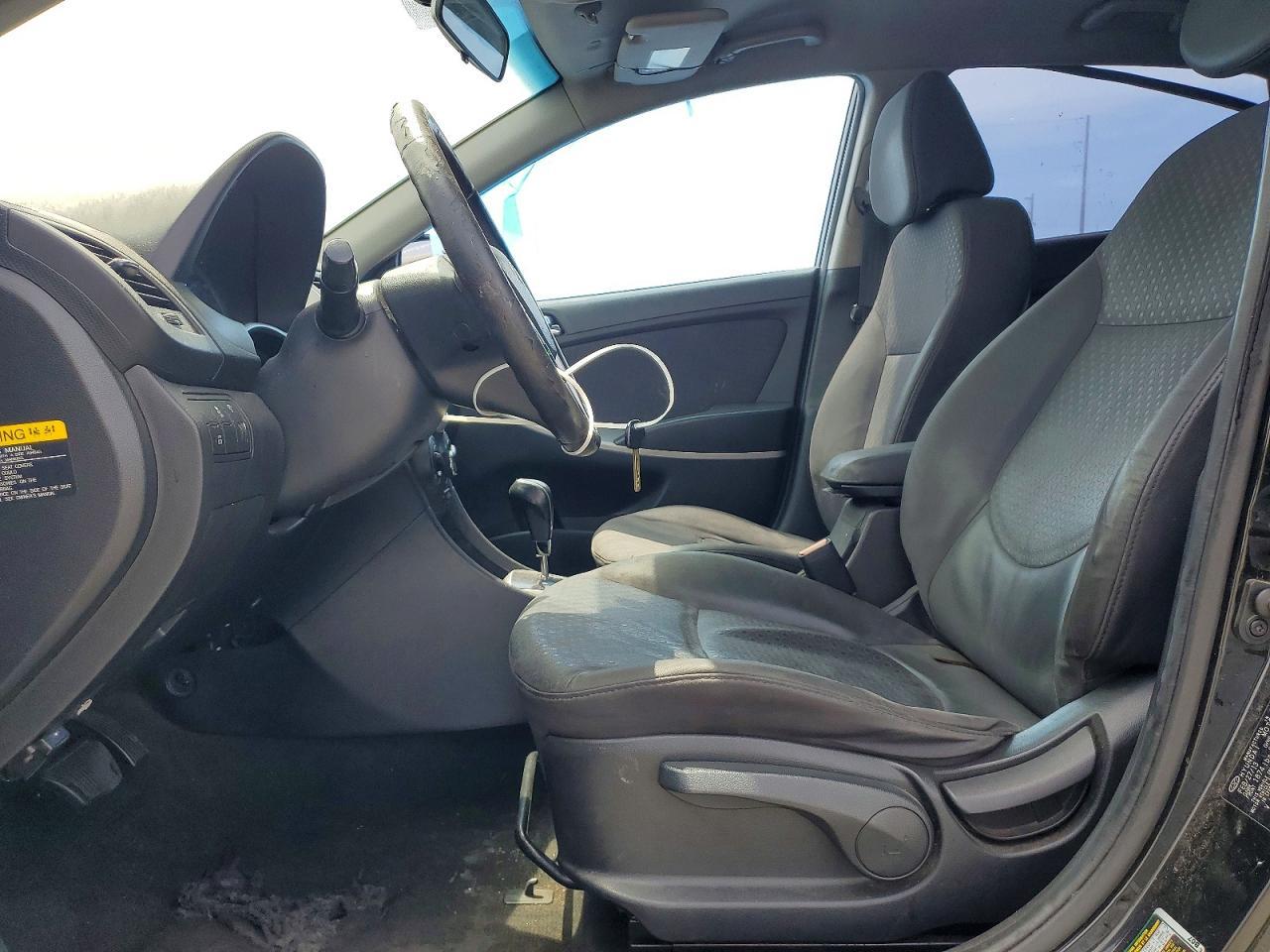 2013 Hyundai Accent Se - zdjęcie 7