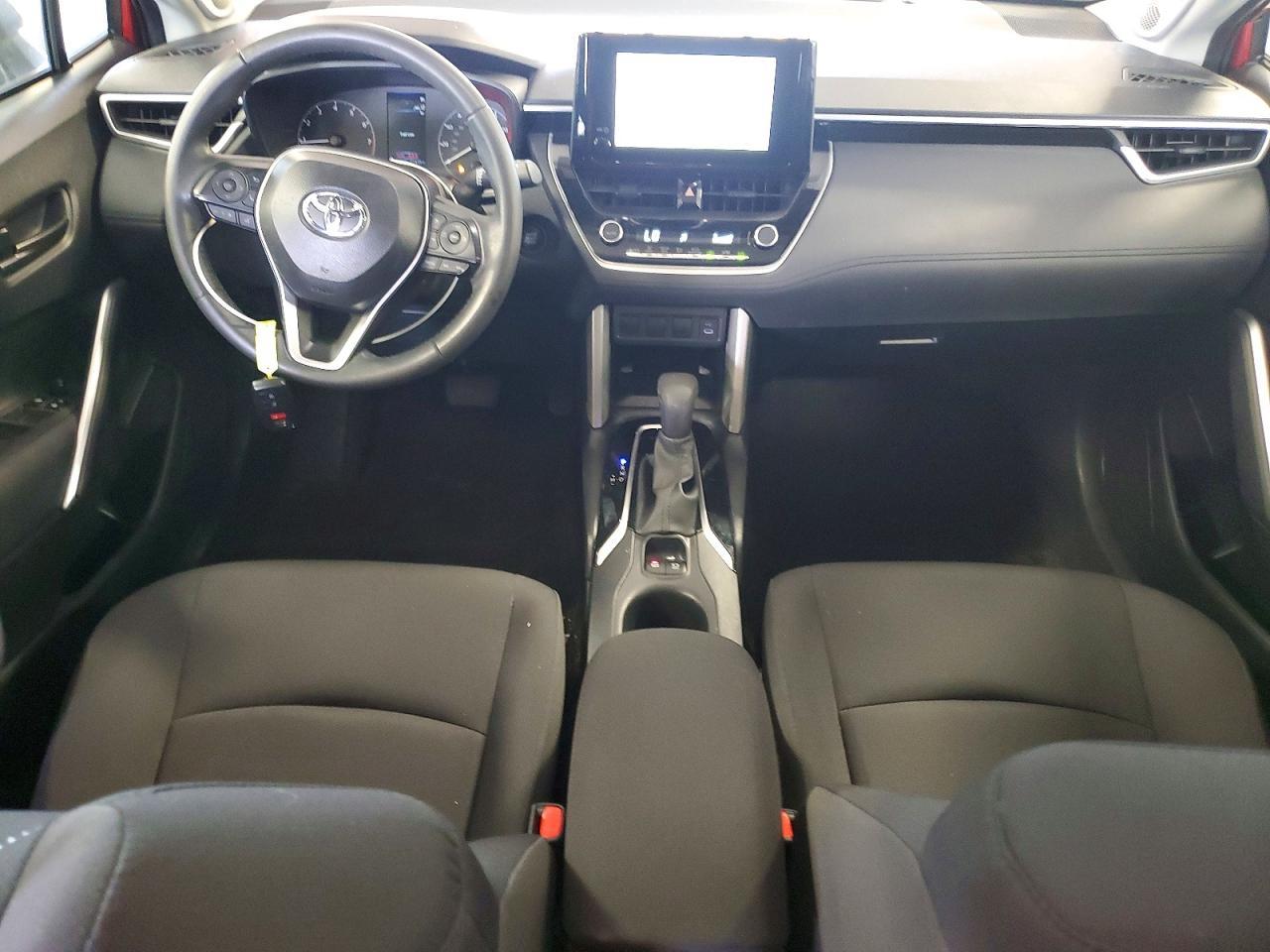 2024 Toyota Corolla Cross Le - zdjęcie 8