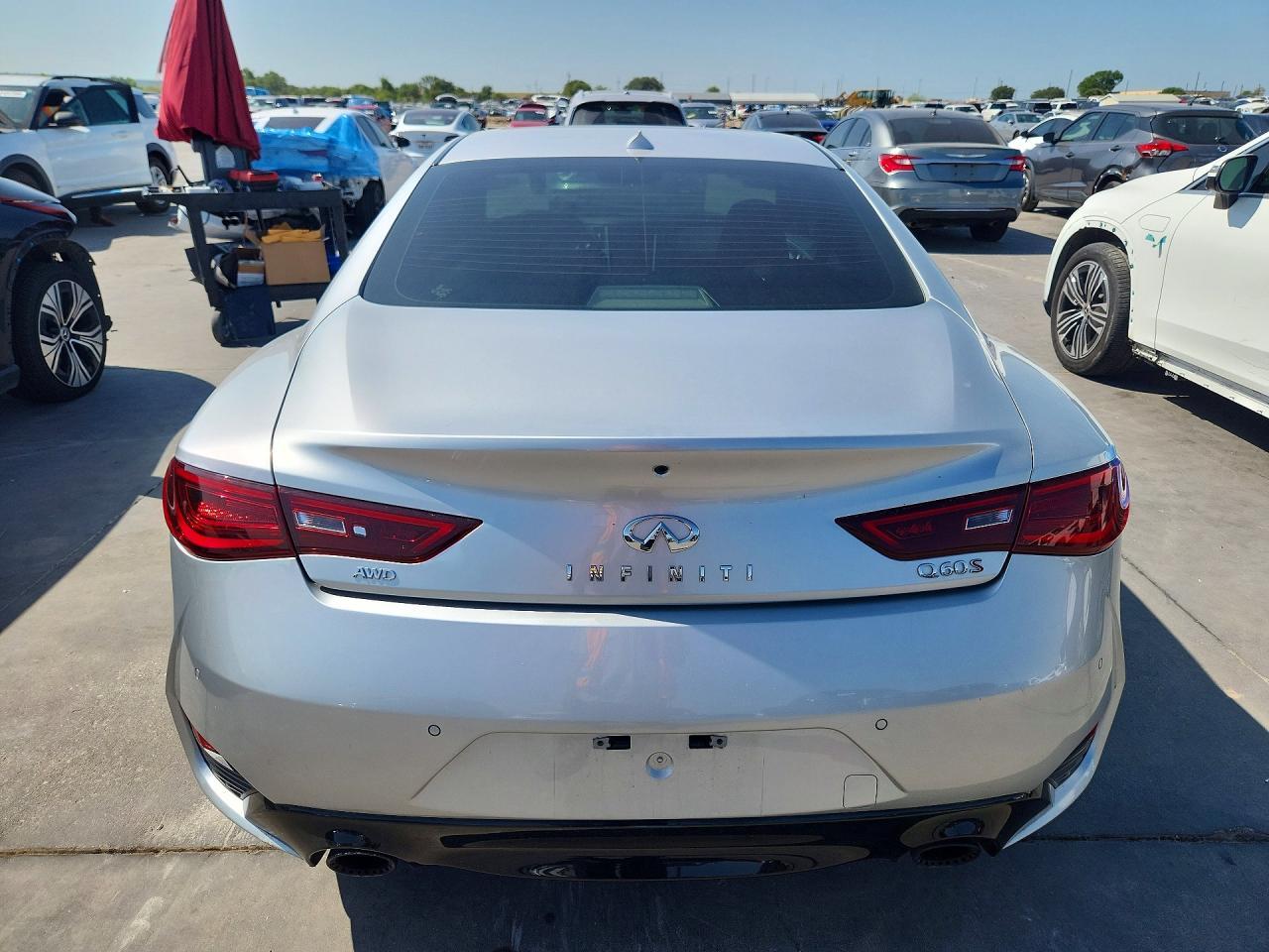 2017 Infiniti Q60 Red Sport 400 - zdjęcie 6