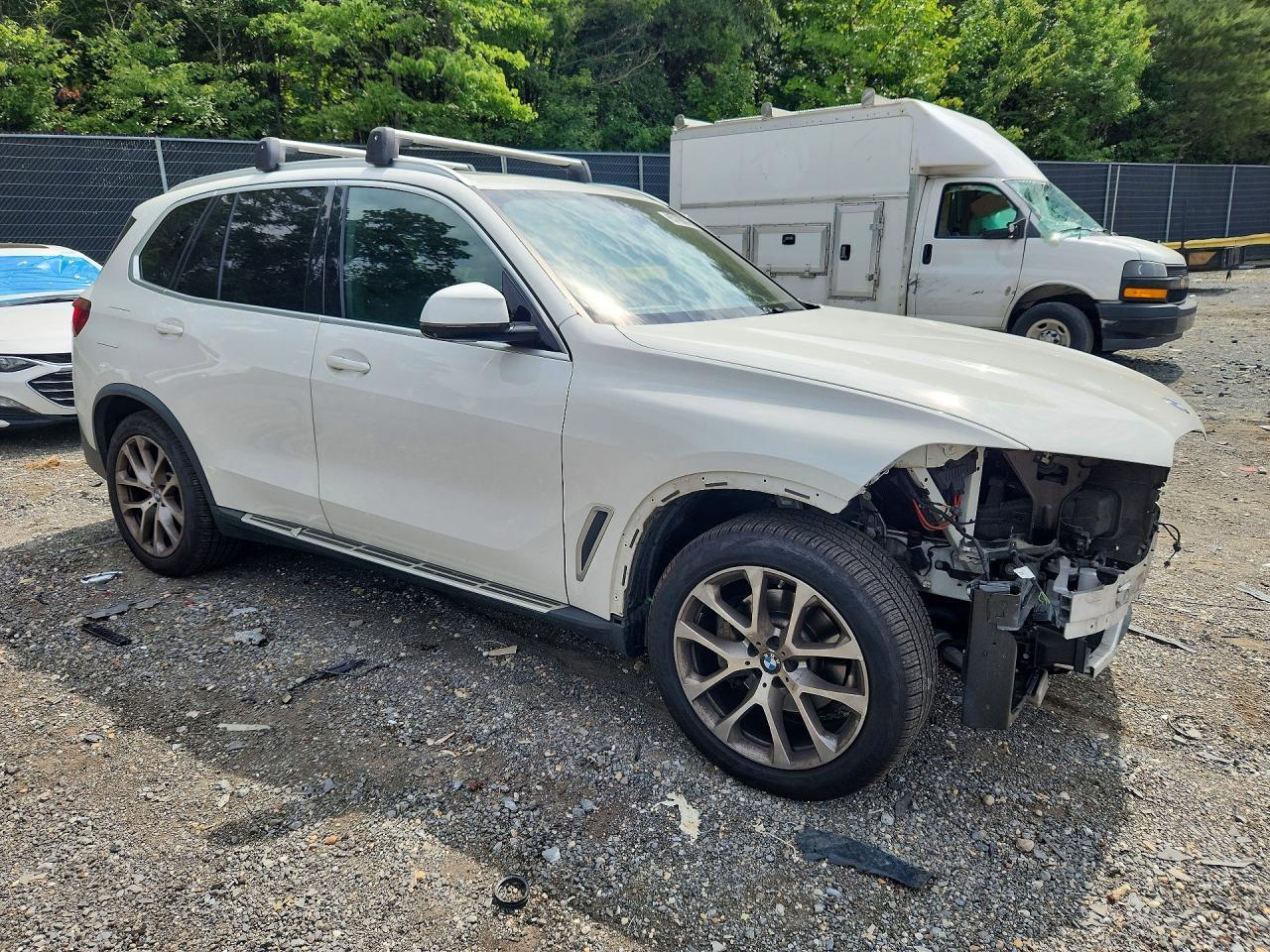2021 BMW X5 xDrive40I - zdjęcie 4