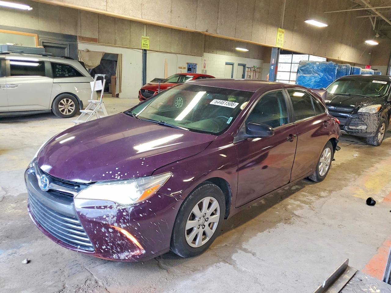 2015 Toyota Camry Hybrid Le - zdjęcie główne
