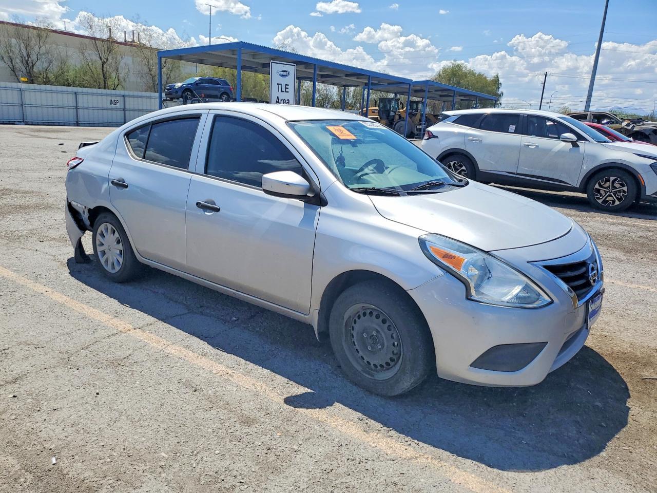 2017 Nissan Versa 1.6 S - zdjęcie 4