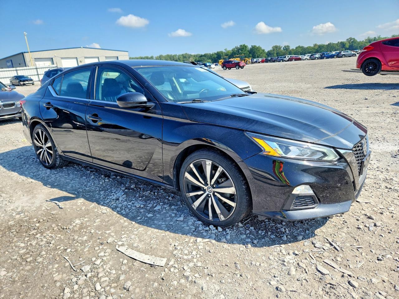 2020 Nissan Altima Sr - zdjęcie 4