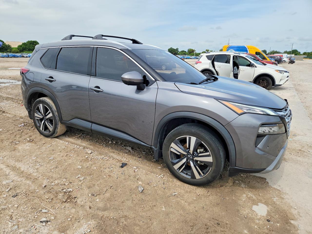 2024 Nissan Rogue Sl - zdjęcie 4
