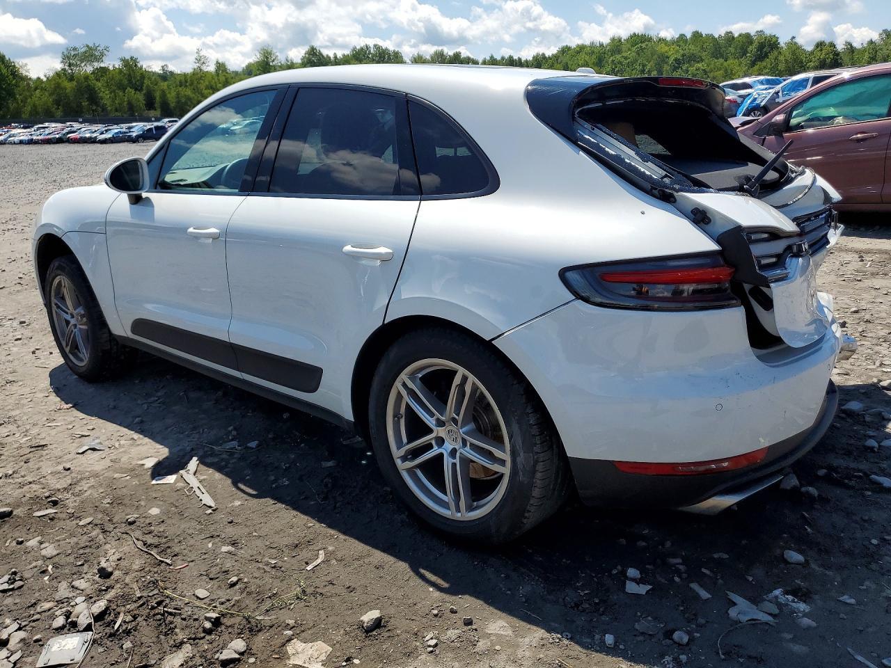 2021 Porsche Macan - zdjęcie 2