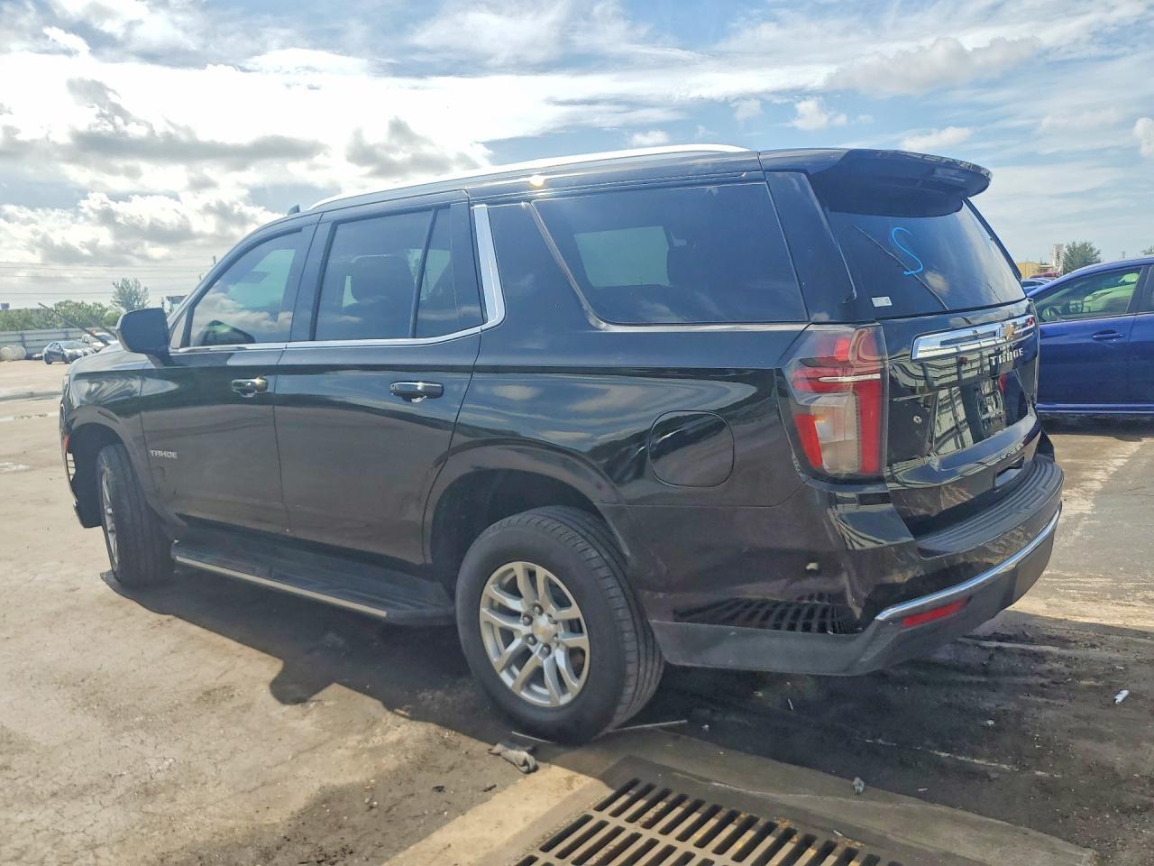 2021 Chevrolet Tahoe C1500 Ls - zdjęcie 2