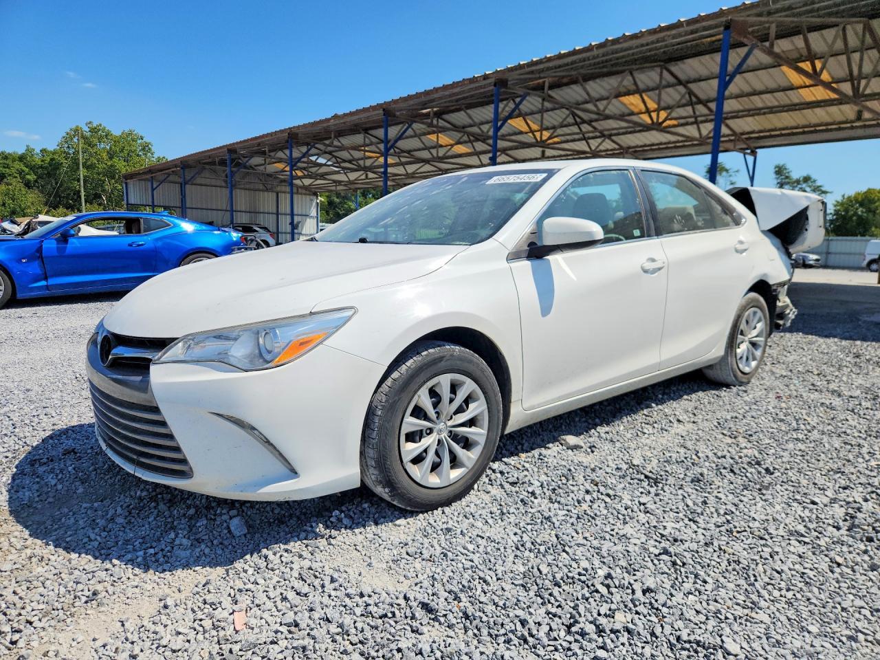 2017 Toyota Camry Le - zdjęcie główne