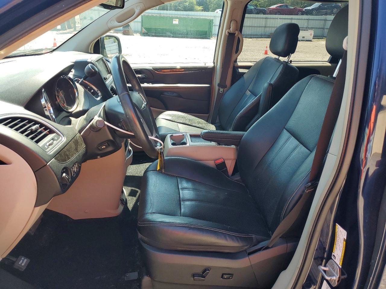 2013 Chrysler Town & Country Touring L - zdjęcie 7