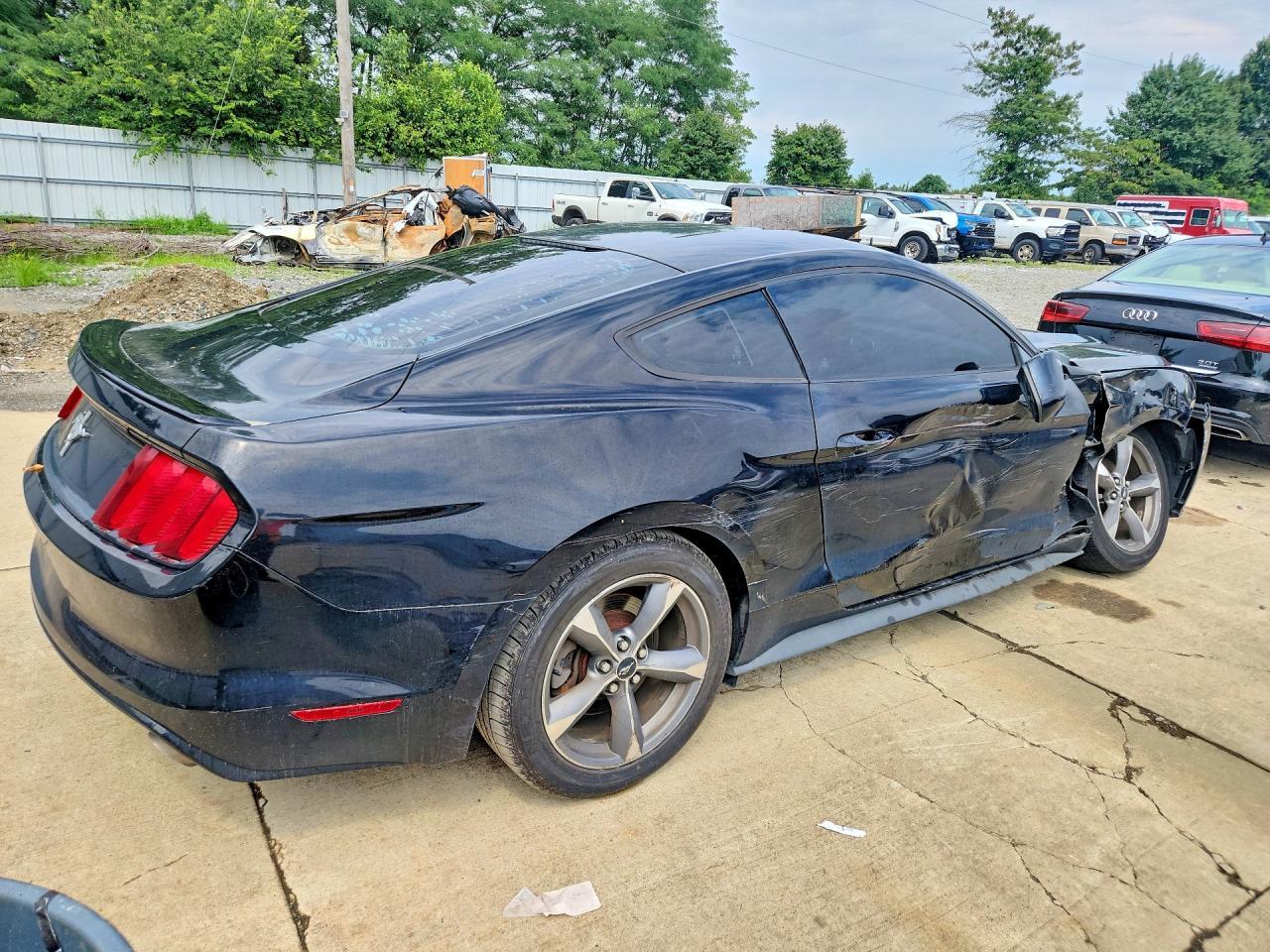2015 Ford Mustang - zdjęcie 3