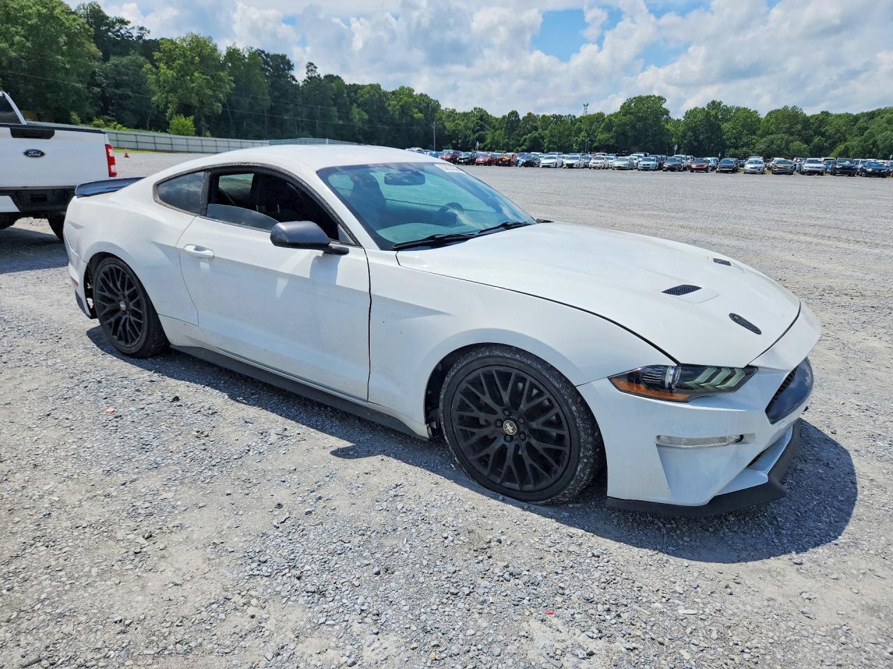 2018 Ford Mustang - zdjęcie 4